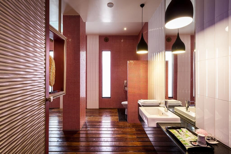 Others 5, O'Well Motel, Tainan