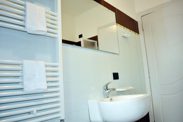 Bathroom 3, Residence Le Groane, Milano