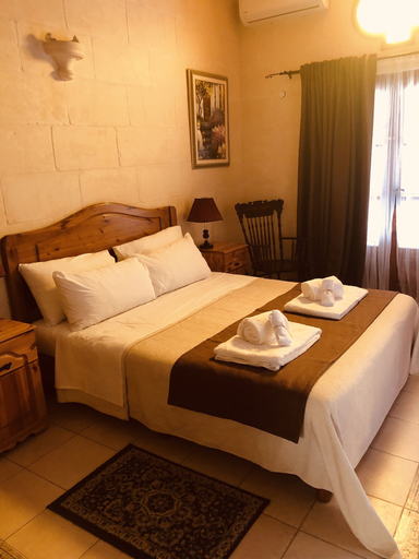 Bedroom 3, Narcisa Farmhouse B&B