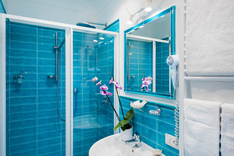 Bathroom 5, Hotel Villa delle Palme, Salerno