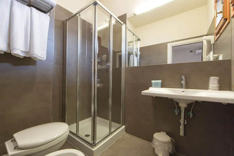 Bathroom 5, Delta Hotel, Arezzo