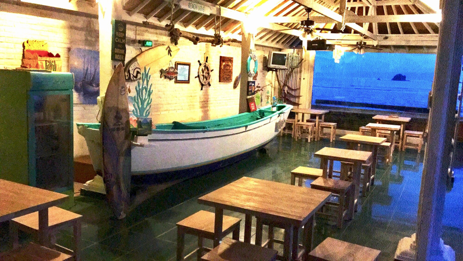 Food & Drinks 5, The Beach Candidasa, Karangasem