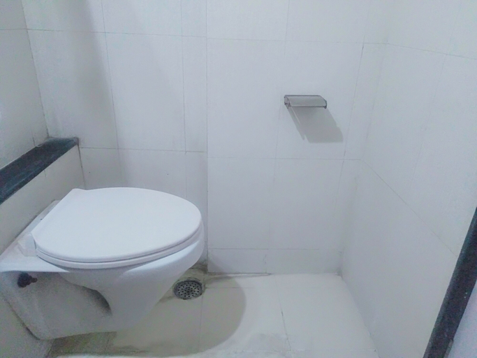 Bathroom 4, Choice Service Apartment, Pune