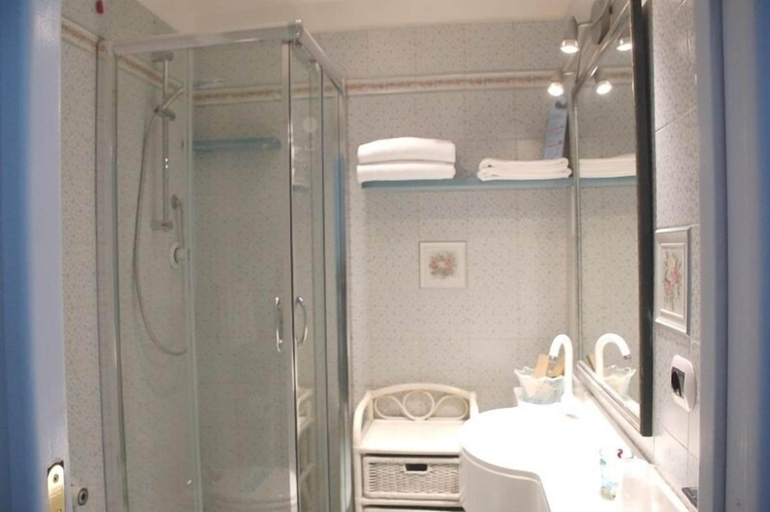 Bathroom 4, Charme Holidays Colosseum, Rome