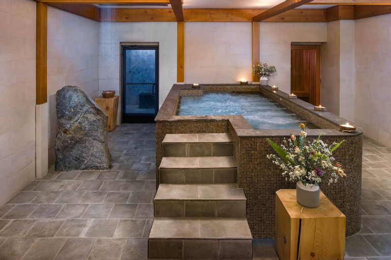 Sport & Beauty 3, The Lodge at Spruce Peak, a Destination by Hyatt Residence, Lamoille