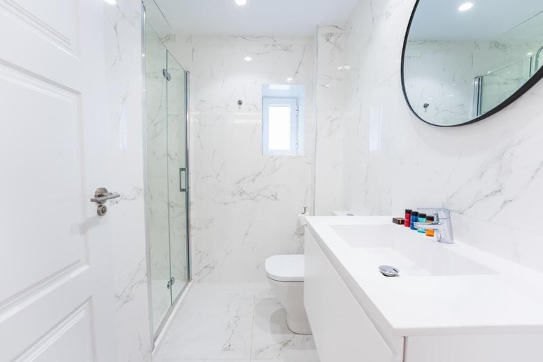 Bathroom 2, Debambú Suites, Málaga