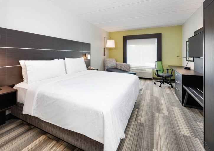 Bedroom 4, Holiday Inn Express & Suites DUBLIN by IHG, Laurens
