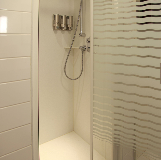 Bathroom 4, Holiday Inn Express BRAINTREE, Essex