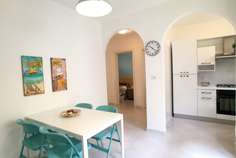 Others 5, Villetta Narciso, Lecce