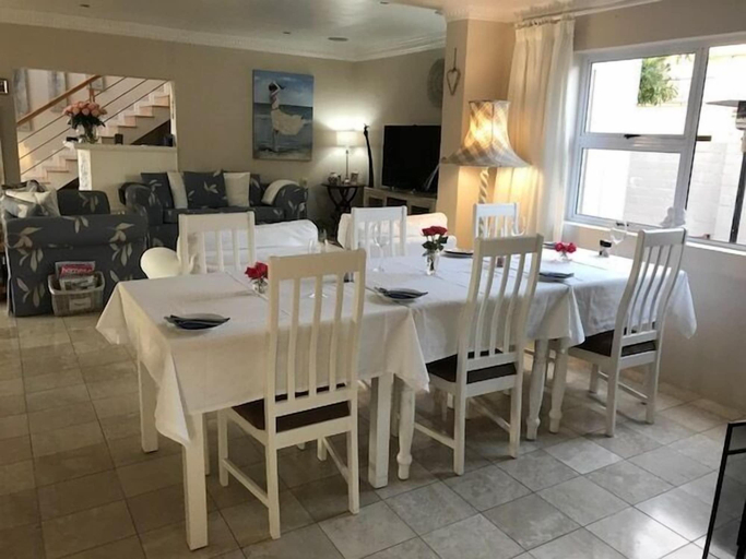 Food & Drinks 5, Atlantic Beach Villa, City of Cape Town