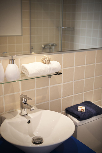 Bathroom 3, Corralejo Lodge, Las Palmas