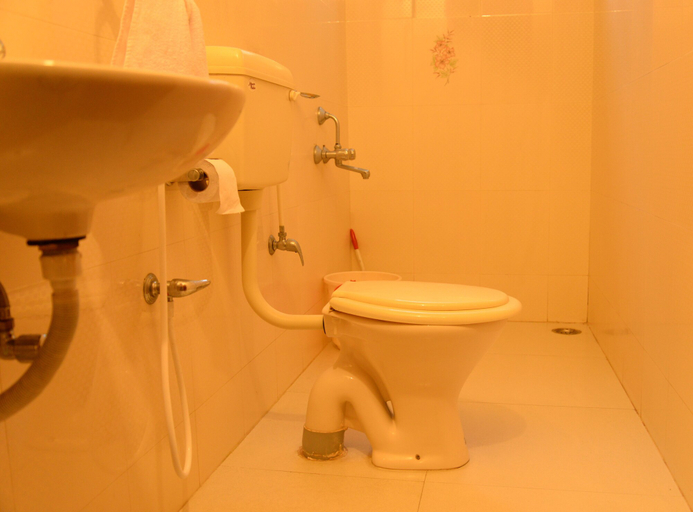 Bathroom 3, Hotel Dreams, Thiruvananthapuram