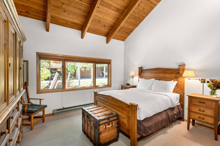 Bedroom 3, Ridge 27, Pitkin