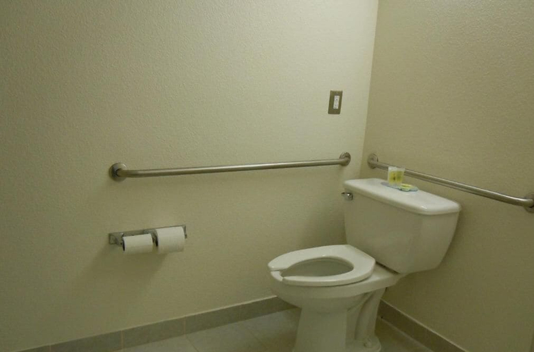 Bathroom 5, Airport Inn, San Mateo