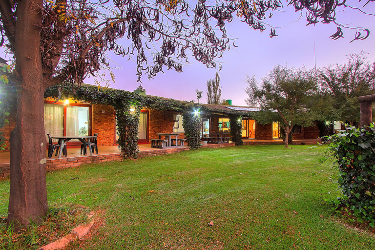 Exterior & Views 2, Airport Bird & Game Lodge, Ekurhuleni