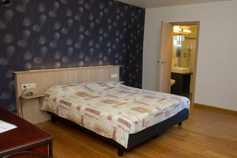 Bedroom 4, Auberge Saint Martin, Namur