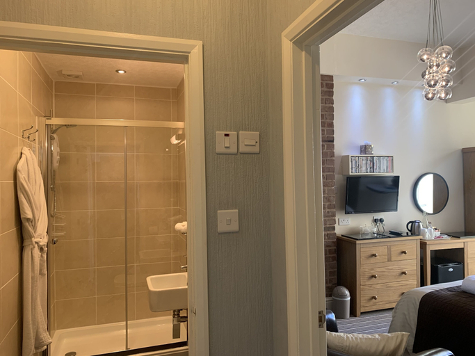 Bathroom 4, Arran Lodge, Torbay