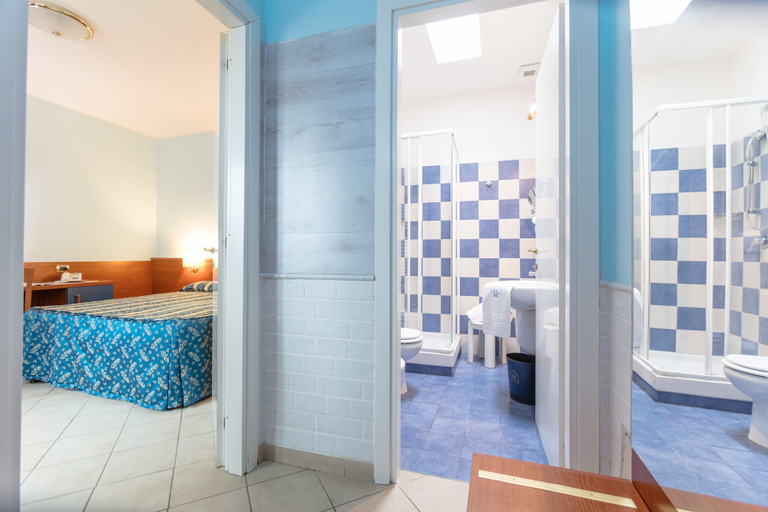 Bathroom 3, Borgo del Mare, Rome
