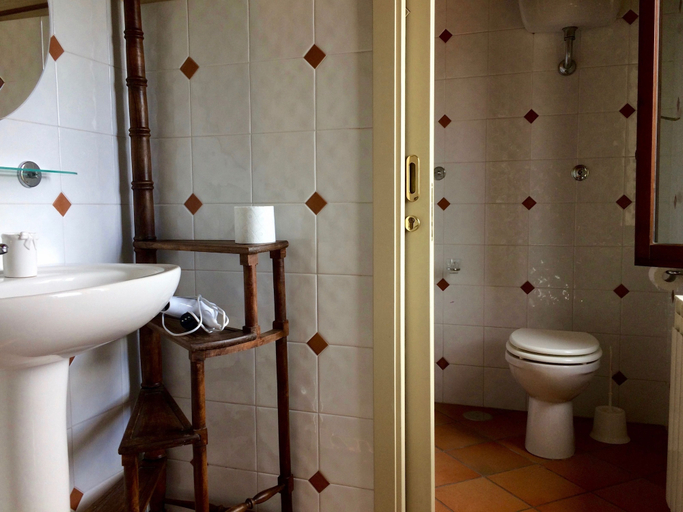 Bathroom 3, Agriturismo La Palazzina, Pisa
