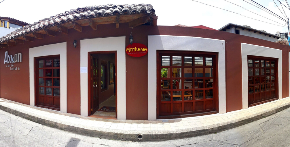 Exterior & Views