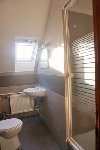 Bathroom, Pharos zur Seeve, Harburg