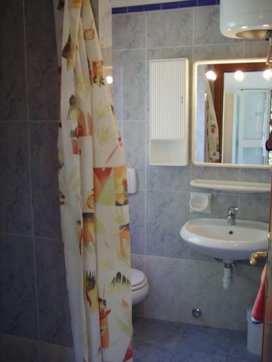 Bathroom 5, Pozzo al Moro Village, Livorno