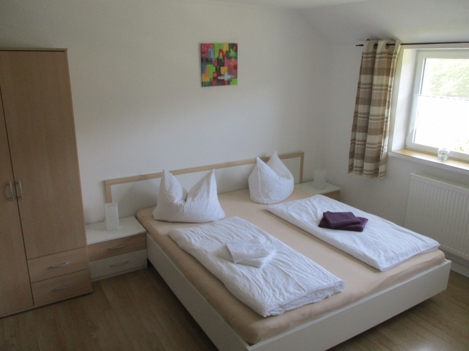 Bedroom 4, Greizer Kammhütte Gaststätte & Pension, Vogtlandkreis