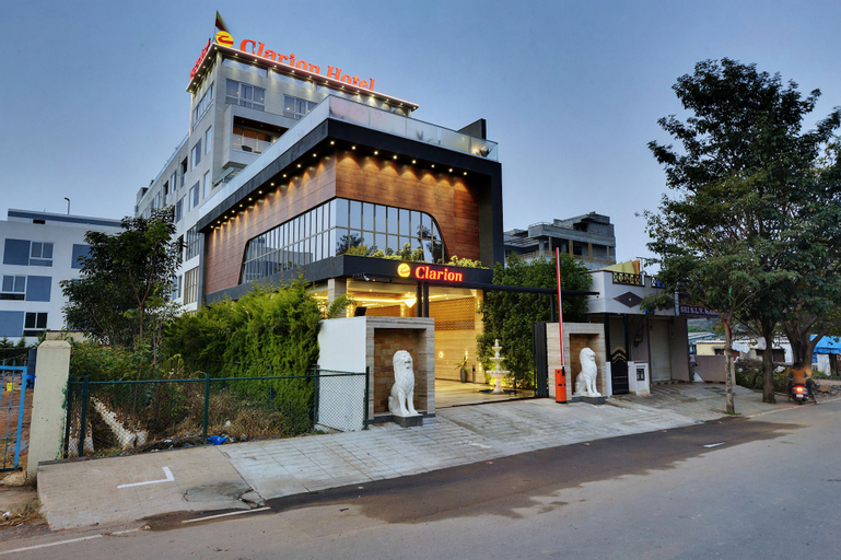 Exterior & Views