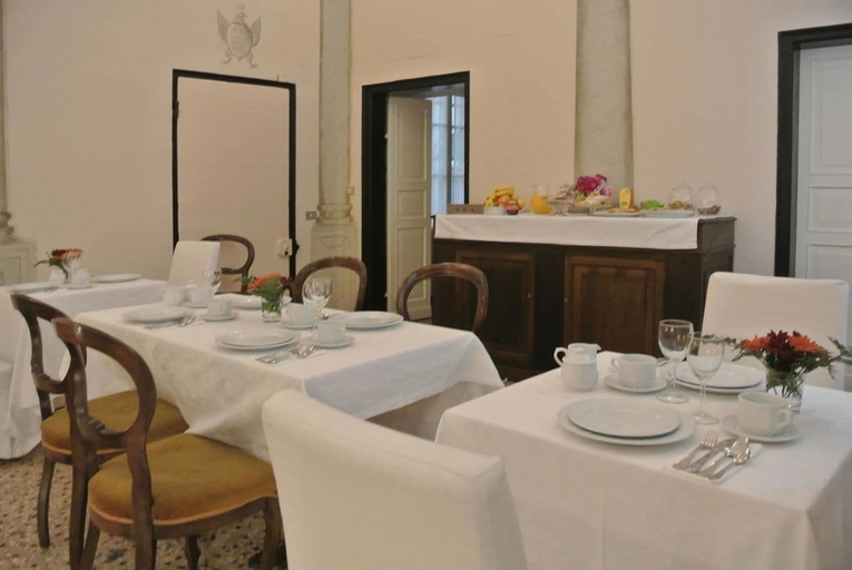 Food & Drinks 5, Palazzo Zecchino B&B, Genova