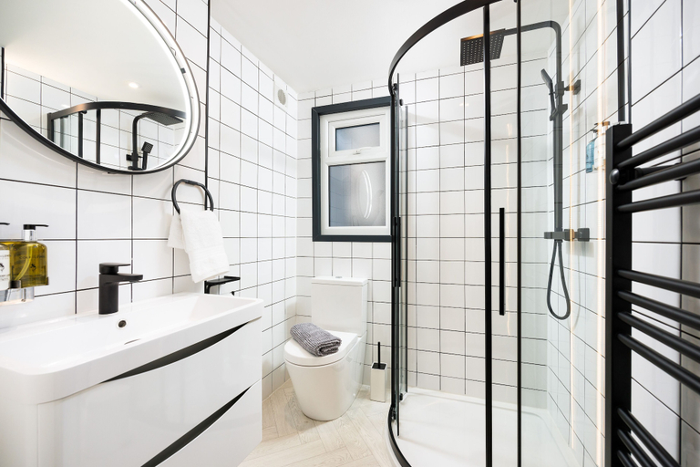 Bathroom 3, Beautiful 3 Bed House - Habita Property, Plymouth