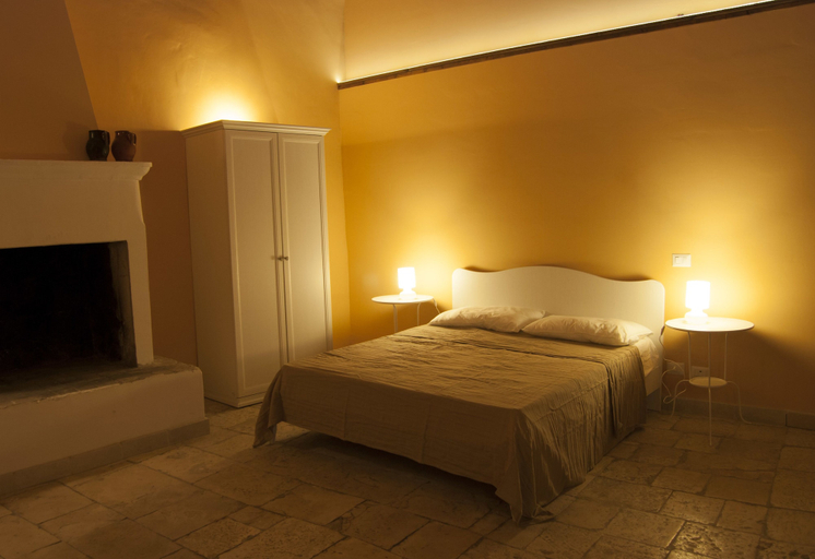 Bedroom 4, Palazzo Moccia, Bari