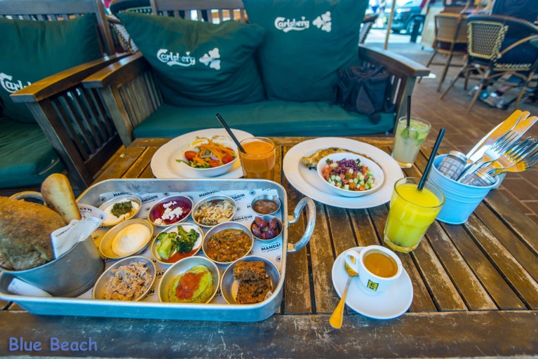 Food & Drinks, Spacious Sea View Apartment