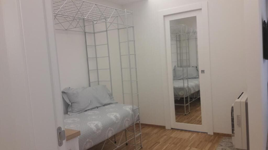 Bedroom 4, h-sa Guest House, Matera