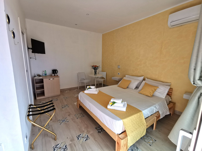 Bedroom 4, La Suscella Bed & Breakfast, Salerno