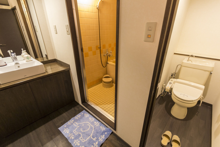 Bathroom 4, Ishicho, Kyoto