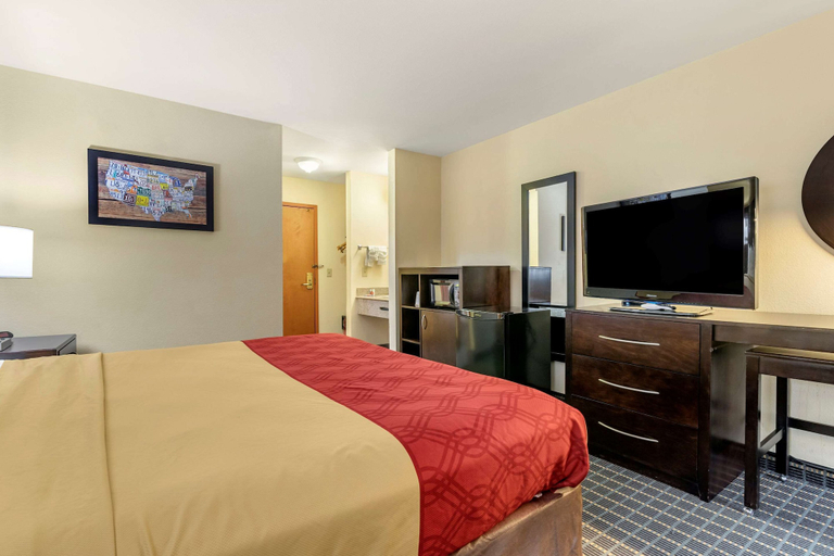 Bedroom 3, Econo Lodge Brunswick Travel Center, Glynn