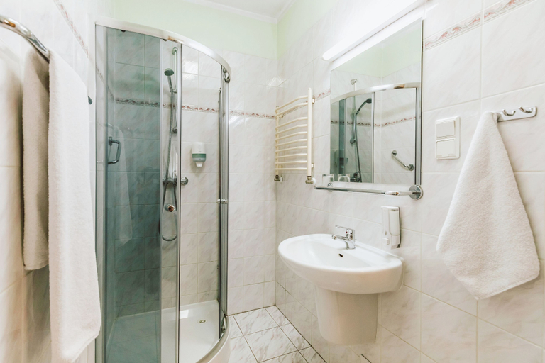 Bathroom 3, Gromada Torun, Toruń City