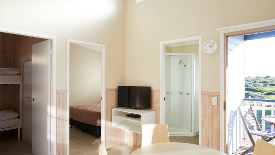 Bedroom 3, Horseshoe Bay Holiday Park, Kempsey