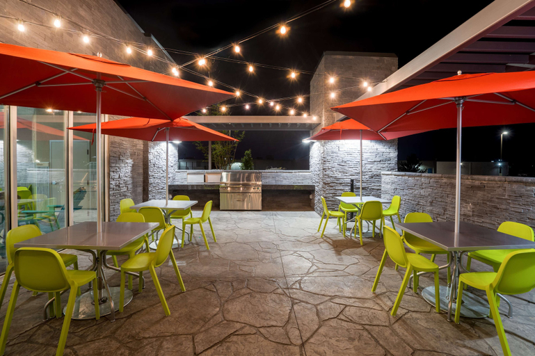 Food & Drinks 5, Home2 Suites by Hilton North Little Rock, Pulaski