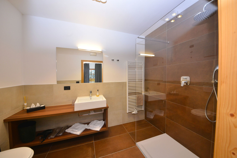 Bathroom 5, Rechenmachers Rosengarten, Bolzano