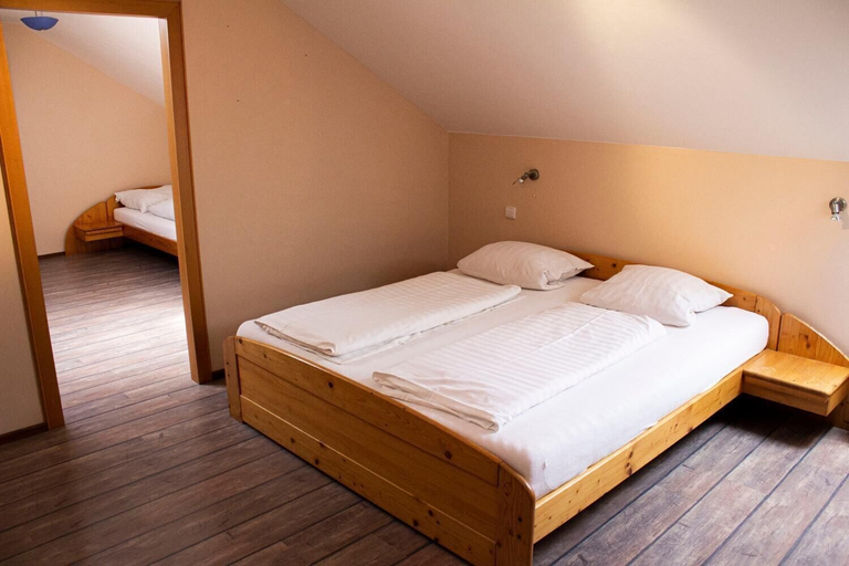 Bedroom 3, Hotel U Labutě, Žďár nad Sázavou