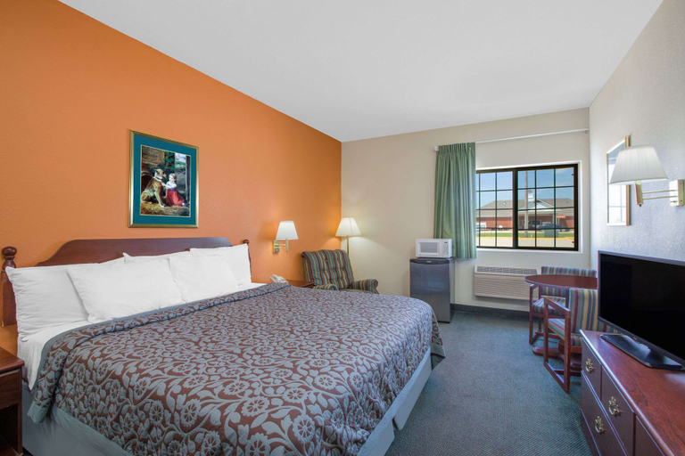 Bedroom 3, Days Inn by Wyndham Butler, Bates