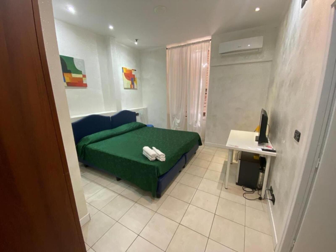 Bedroom 2, Pollon Inn Sanremo, Imperia