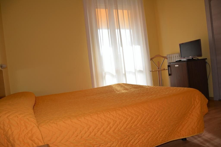 Bedroom 5, Piccolo Hotel, Livorno