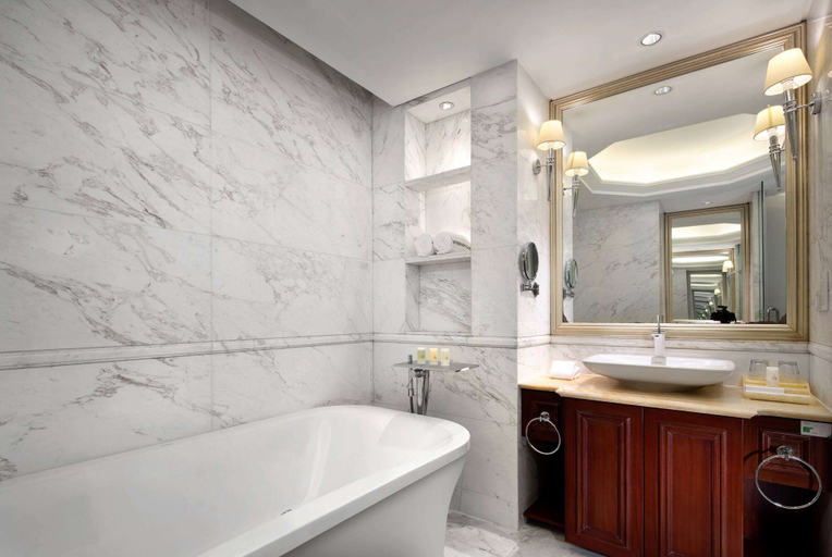 Bathroom, Wyndham Garden Zhengzhou East, Zhengzhou