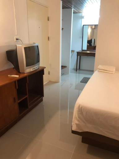 Bedroom 4, Paradorn Inn, Muang Chumphon