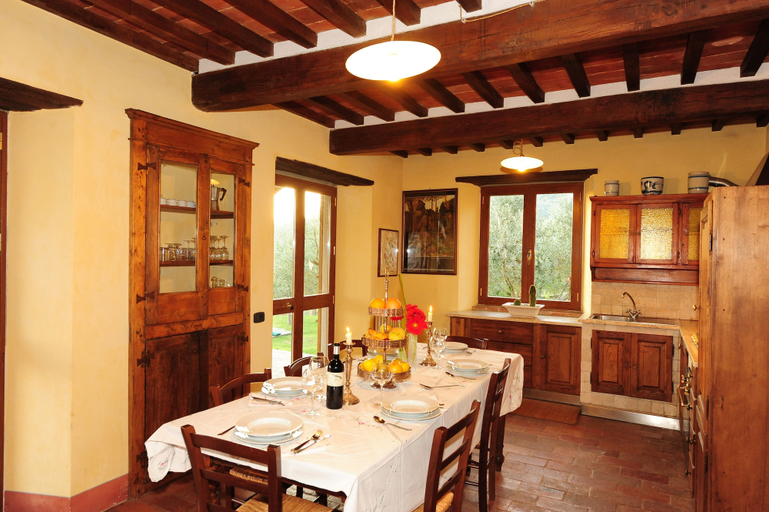 Food & Drinks 4, Villa Senaia, Arezzo