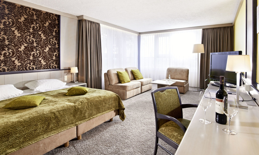 Bedroom 2, Weinberghotel Edelacker, Burgenlandkreis