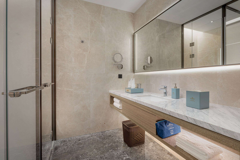 Bathroom, Microtel By Wyndham Changsha West, Changsha
