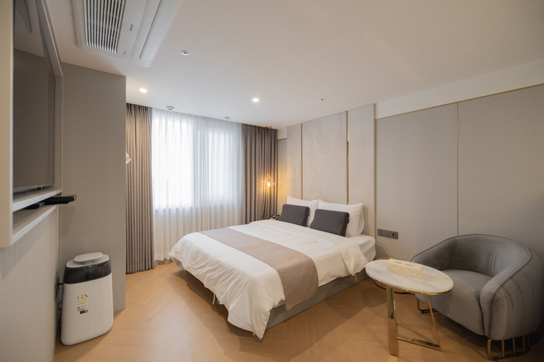 Bedroom 2, DongRae Denbasta Hotel, Dongnae